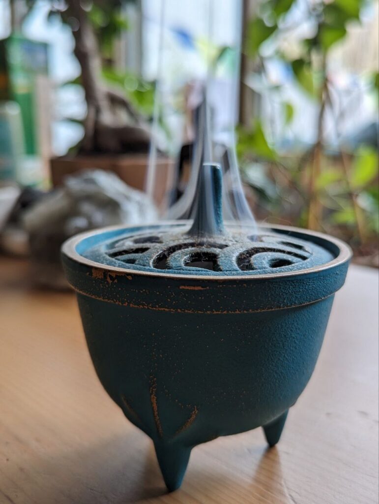 Japan.Raeucherstoevchen